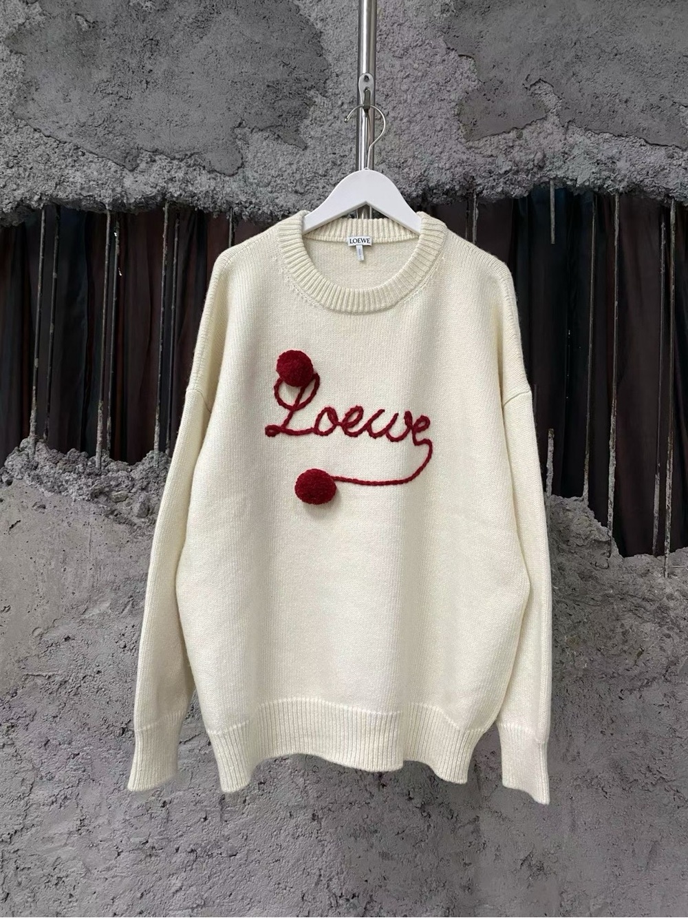 🚩steal Loewe Cream Wool Logo Pom-Pom Crewneck Sweater